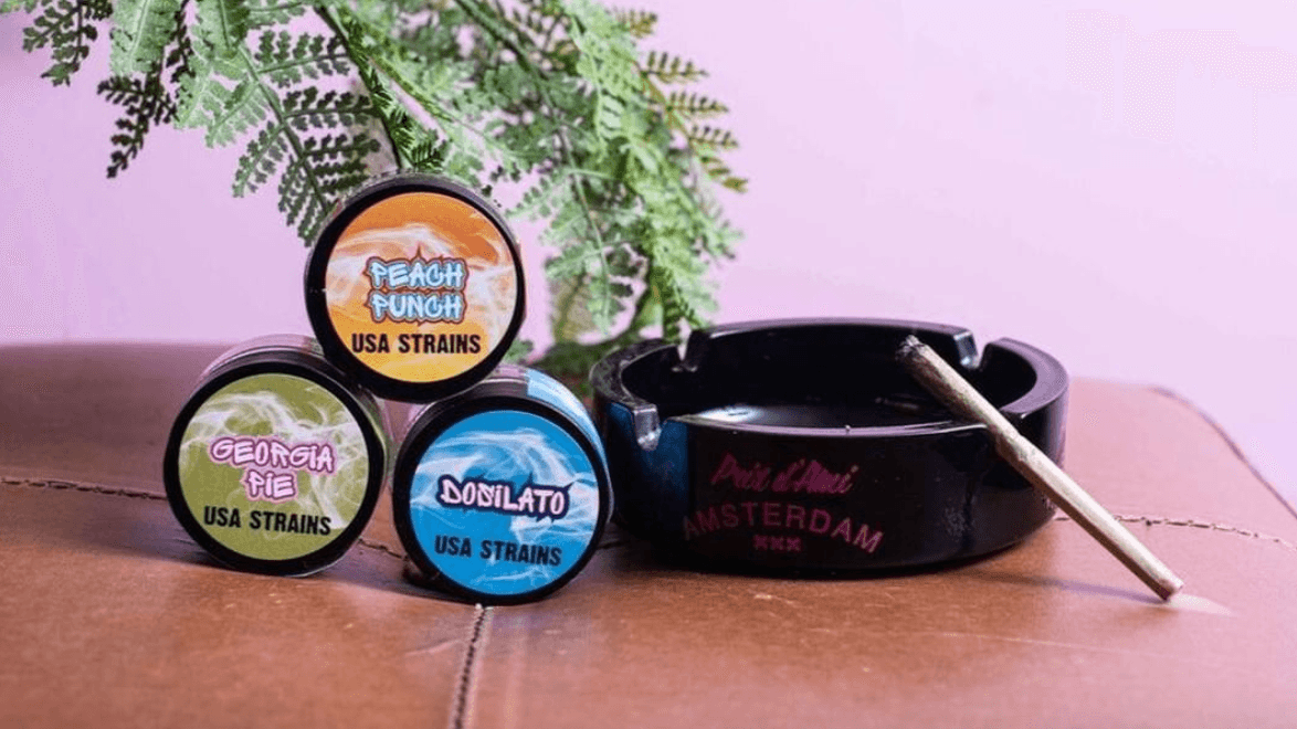 The inside of Prix d'Ami