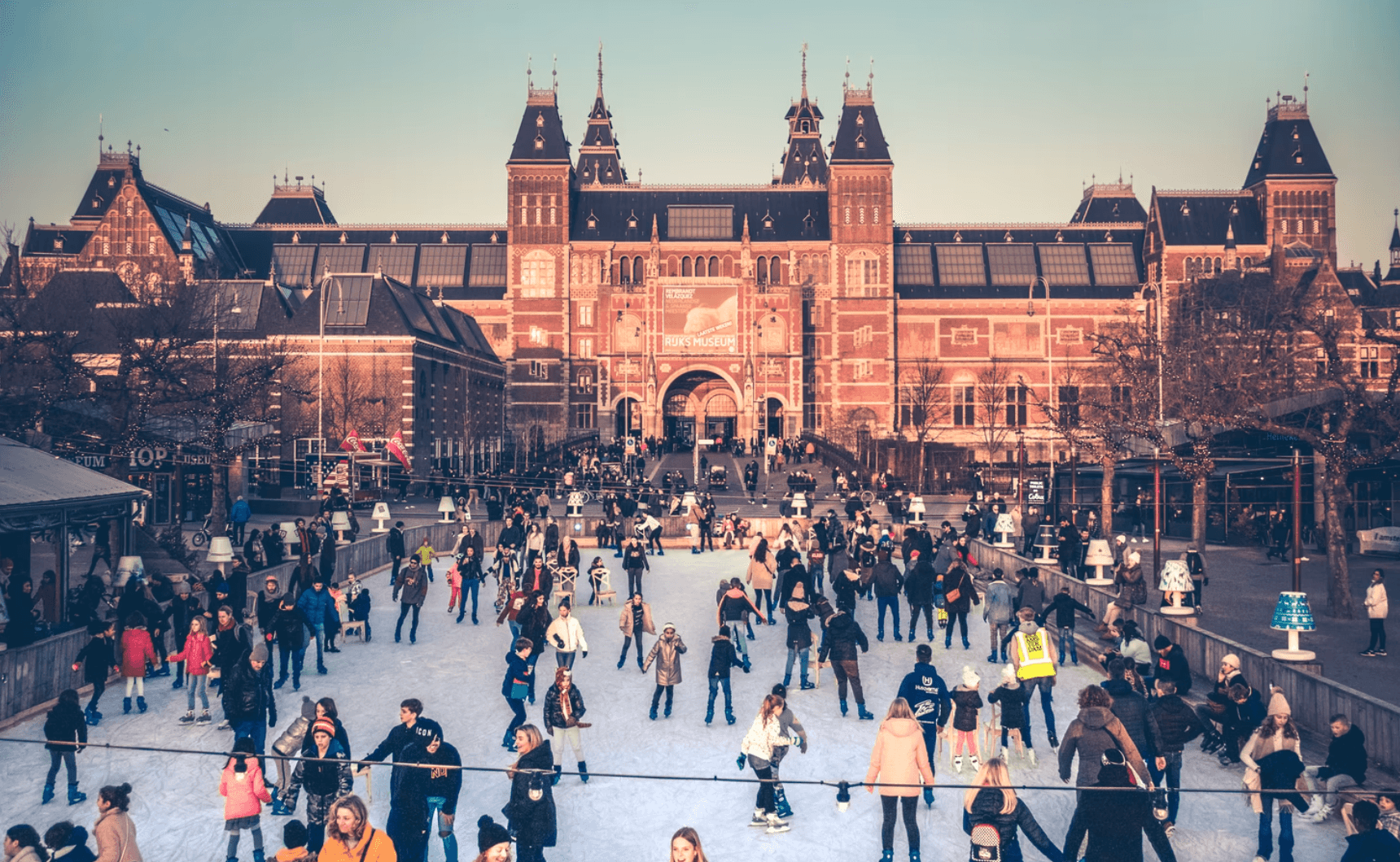 The inside of Prix d'Ami